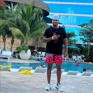 Meet your Posher, Dairon